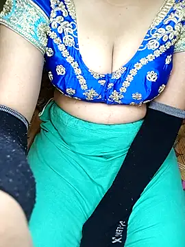 Snapshot of geetha_telugu_kan277 chatting on 19, 10, 2025 geetha telugu kan277 online show from 19, 10, 2025