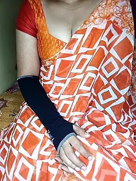 Snapshot of geetha_telugu_kan277 chatting on 29, 10, 2025 geetha telugu kan277 online show from 29, 10, 2025