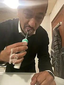 rogerdik76 online show from 14, 1, 2026