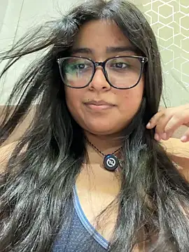 Snapshot of virginbrunette99 chatting on 2, 6, 2026 virginbrunette99 online show from 2, 6, 2026