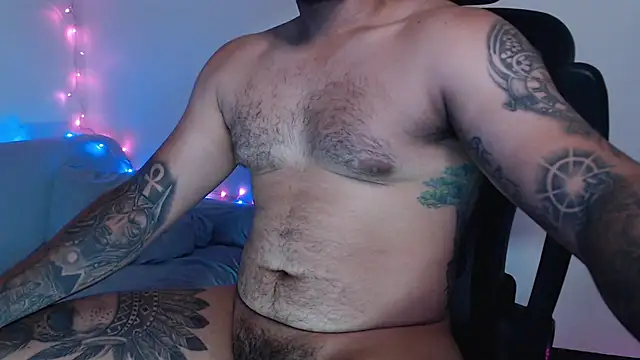 Snapshot of maxflurry_ chatting on 6, 7, 2026 maxflurry online show from 6, 7, 2026