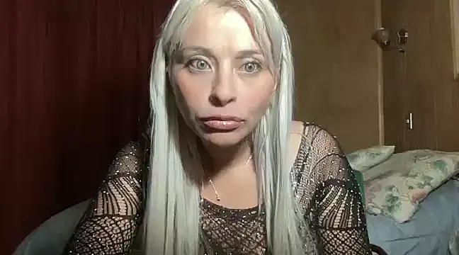 WhiteSnow09 online show from 11, 3, 2025