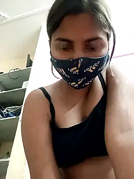 Snapshot of heena-3678 chatting on 8, 10, 2025 heena-3678 online show from 8, 10, 2025