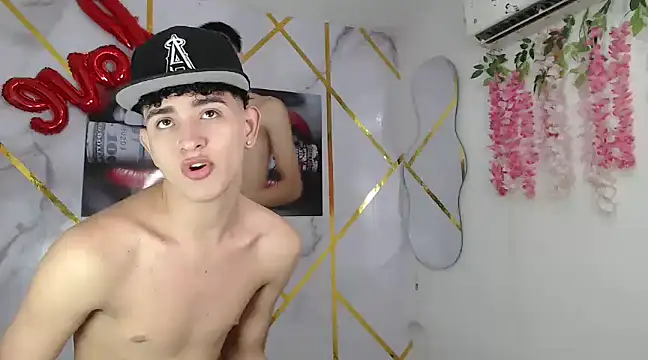 Snapshot of KING_OFF_BOYS chatting on 20, 3, 2025 KING OFF BOYS online show from 20, 3, 2025