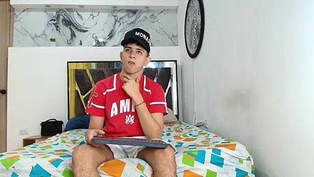 Snapshot of KING_OFF_BOYS chatting on 12, 9, 2025 KING OFF BOYS online show from 12, 9, 2025