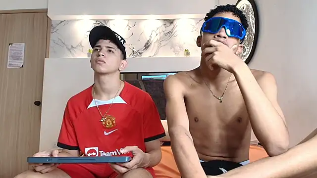 Snapshot of KING_OFF_BOYS chatting on 14, 10, 2025 KING OFF BOYS online show from 14, 10, 2025
