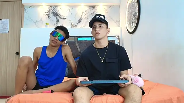 Snapshot of KING_OFF_BOYS chatting on 16, 10, 2025 KING OFF BOYS online show from 16, 10, 2025