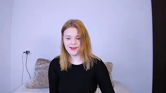 Snapshot of LaseyMoon chatting on 23, 10, 2025 LaseyMoon online show from 23, 10, 2025