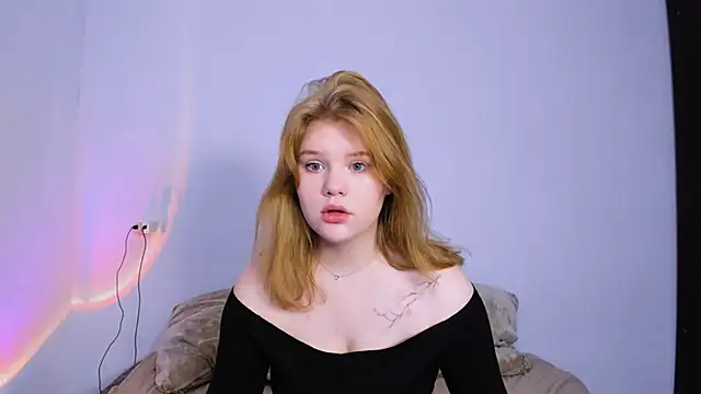 Snapshot of LaseyMoon chatting on 29, 11, 2025 LaseyMoon online show from 29, 11, 2025