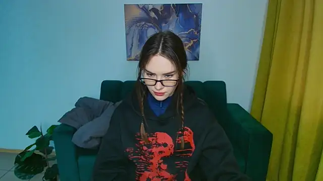 Snapshot of ElenaOconar chatting on 4, 3, 2025 ElenaOconar online show from 4, 3, 2025