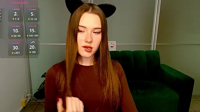 Snapshot of ElenaOconar chatting on 23, 10, 2025 ElenaOconar online show from 23, 10, 2025