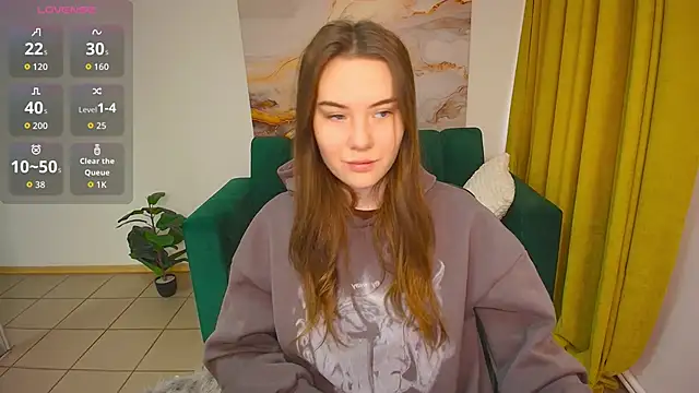 Snapshot of ElenaOconar chatting on 4, 12, 2025 ElenaOconar online show from 4, 12, 2025