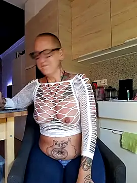 Snapshot of Emma_Milf25 chatting on 17, 3, 2025 Emma Milf25 online show from 17, 3, 2025