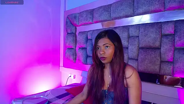 Snapshot of Agata_Grubisic chatting on 18, 10, 2025 Agata Grubisic online show from 18, 10, 2025