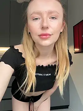 Snapshot of EvaBrooklyn chatting on 2, 3, 2025 EvaBrooklyn online show from 2, 3, 2025