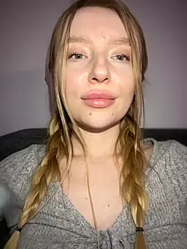 Snapshot of EvaBrooklyn chatting on 11, 3, 2025 EvaBrooklyn online show from 11, 3, 2025