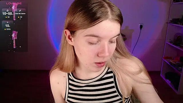 Strawberry juli online show from 21, 4, 2026