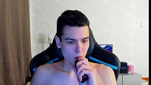 Snapshot of TravisRevas chatting on 13, 3, 2025 TravisRevas online show from 13, 3, 2025