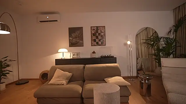 nadia bliss online show from 18, 7, 2026
