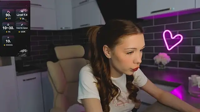 Snapshot of EmmaVictori1 chatting on 17, 6, 2026 EmmaVictori1 online show from 17, 6, 2026