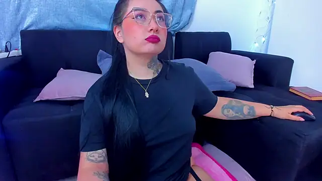 Curvybaddie99 online show from 6, 11, 2025