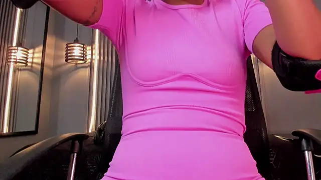 alahia betancurx online show from 13, 11, 2025