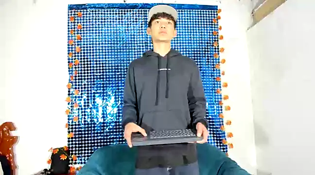 Snapshot of Maxxi_hot23 chatting on 26, 2, 2025 Maxxi hot23 online show from 26, 2, 2025