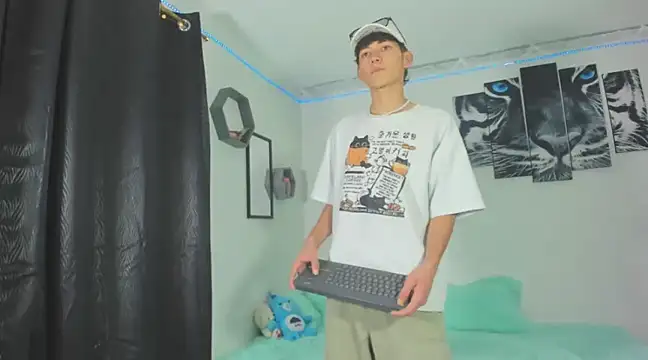 Snapshot of Maxxi_hot23 chatting on 1, 3, 2025 Maxxi hot23 online show from 1, 3, 2025