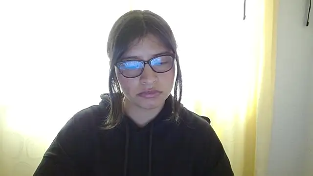 Snapshot of saralo__ chatting on 6, 4, 2026 saralo online show from 6, 4, 2026