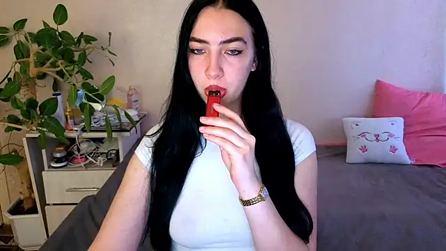 Snapshot of WildKittenX_ chatting on 11, 6, 2026 WildKittenX online show from 11, 6, 2026