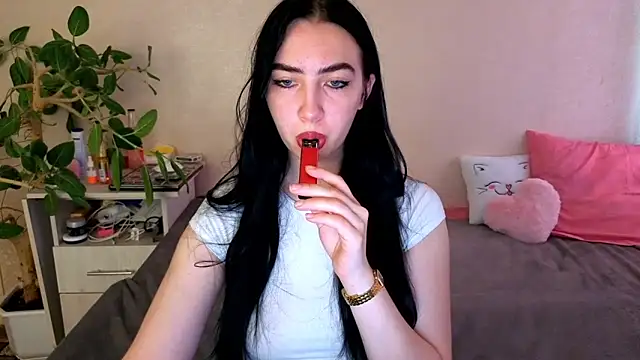 Snapshot of WildKittenX_ chatting on 12, 6, 2026 WildKittenX online show from 12, 6, 2026