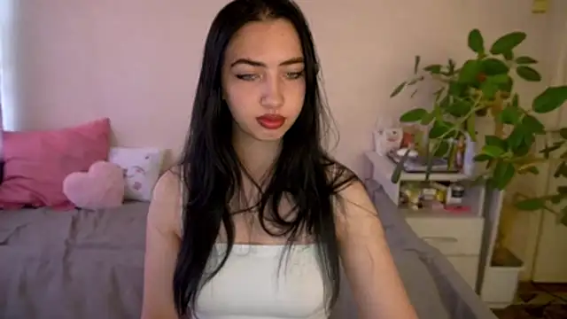 Snapshot of WildKittenX_ chatting on 18, 7, 2026 WildKittenX online show from 18, 7, 2026
