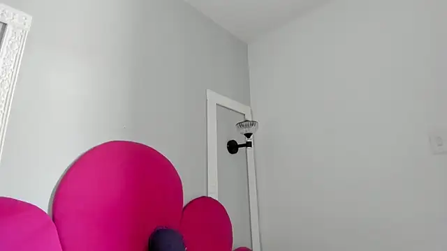 Bonniie 22 online show from 24, 10, 2025