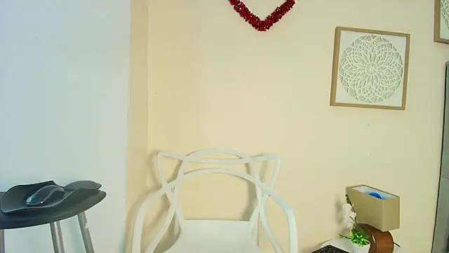 mary cute9 online show from 8, 4, 2026