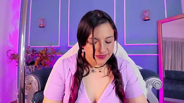 TaraTaylorr online show from 12, 11, 2025