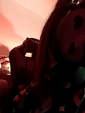 MiaStarts online show from 18, 4, 2026