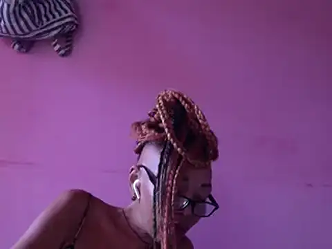 Ladyzee25 online show from 6, 4, 2026