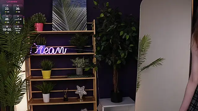 Snapshot of AmityDilley chatting on 10, 9, 2025 AmityDilley online show from 10, 9, 2025