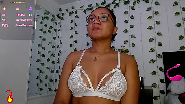 Snapshot of victtoria_cane63 chatting on 11, 6, 2026 victtoria cane63 online show from 11, 6, 2026