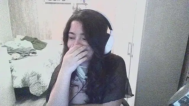 Snapshot of Piolapk chatting on 3, 10, 2025 Piolapk online show from 3, 10, 2025