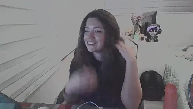 Snapshot of Piolapk chatting on 18, 11, 2025 Piolapk online show from 18, 11, 2025