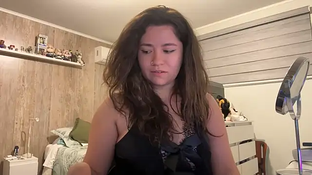 Snapshot of Piolapk chatting on 2, 12, 2025 Piolapk online show from 2, 12, 2025