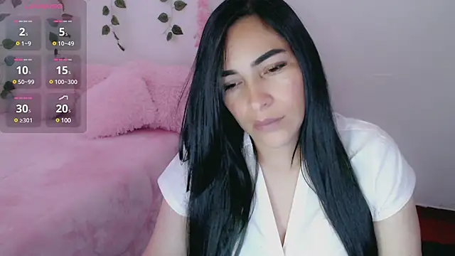 luna lgomez  online show from 3, 3, 2025