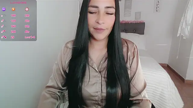 luna lgomez  online show from 1, 10, 2025