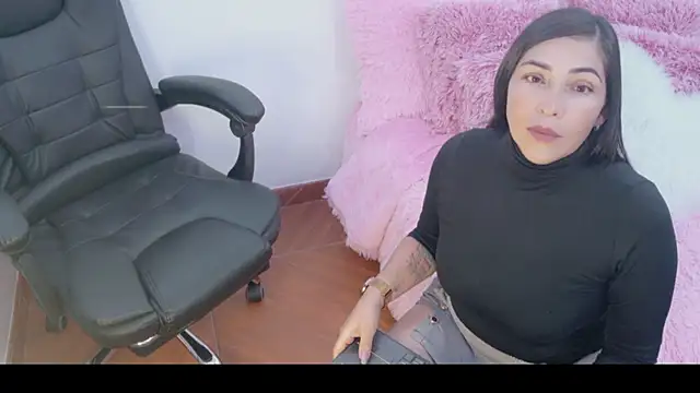 Snapshot of luna_lgomez_ chatting on 17, 6, 2026 luna lgomez online show from 17, 6, 2026