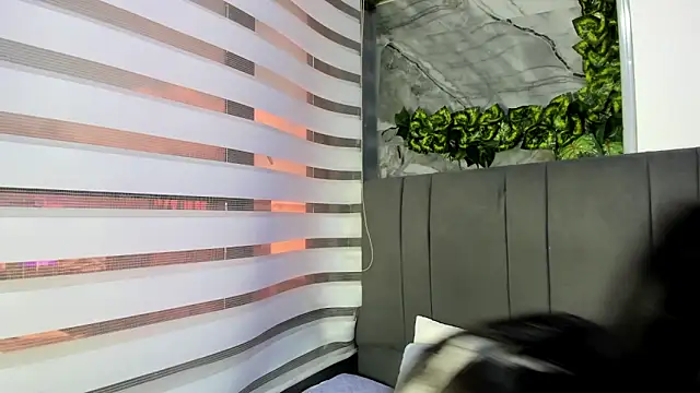 Fernanda liie  online show from 18, 12, 2025