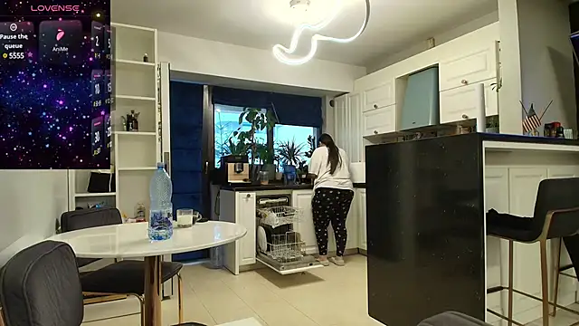 Layla- online show from 9, 12, 2024