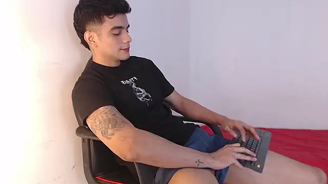 adam levis17 online show from 30, 10, 2025