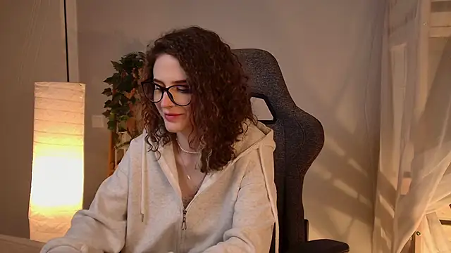 OliviaMcClean online show from 16, 2, 2026