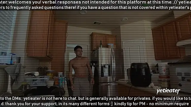 Snapshot of yetieater chatting on 4, 7, 2026 yetieater online show from 4, 7, 2026